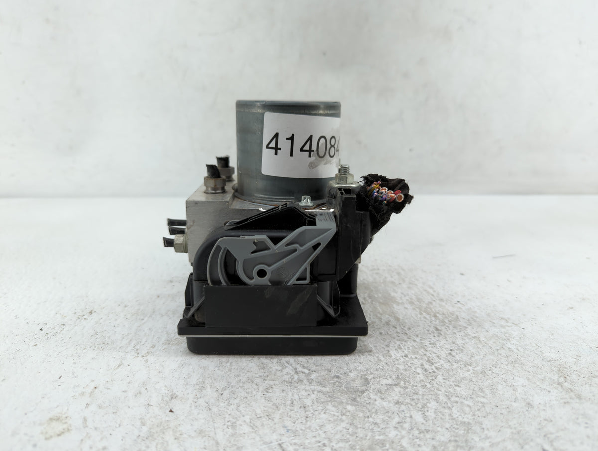 2013 Jaguar Xf Anti-Lock Brake ABS Pump Module Actuator OEM P/N:DX23-2C405-BF Fits OEM Used Auto Parts - Oemusedautoparts1.c