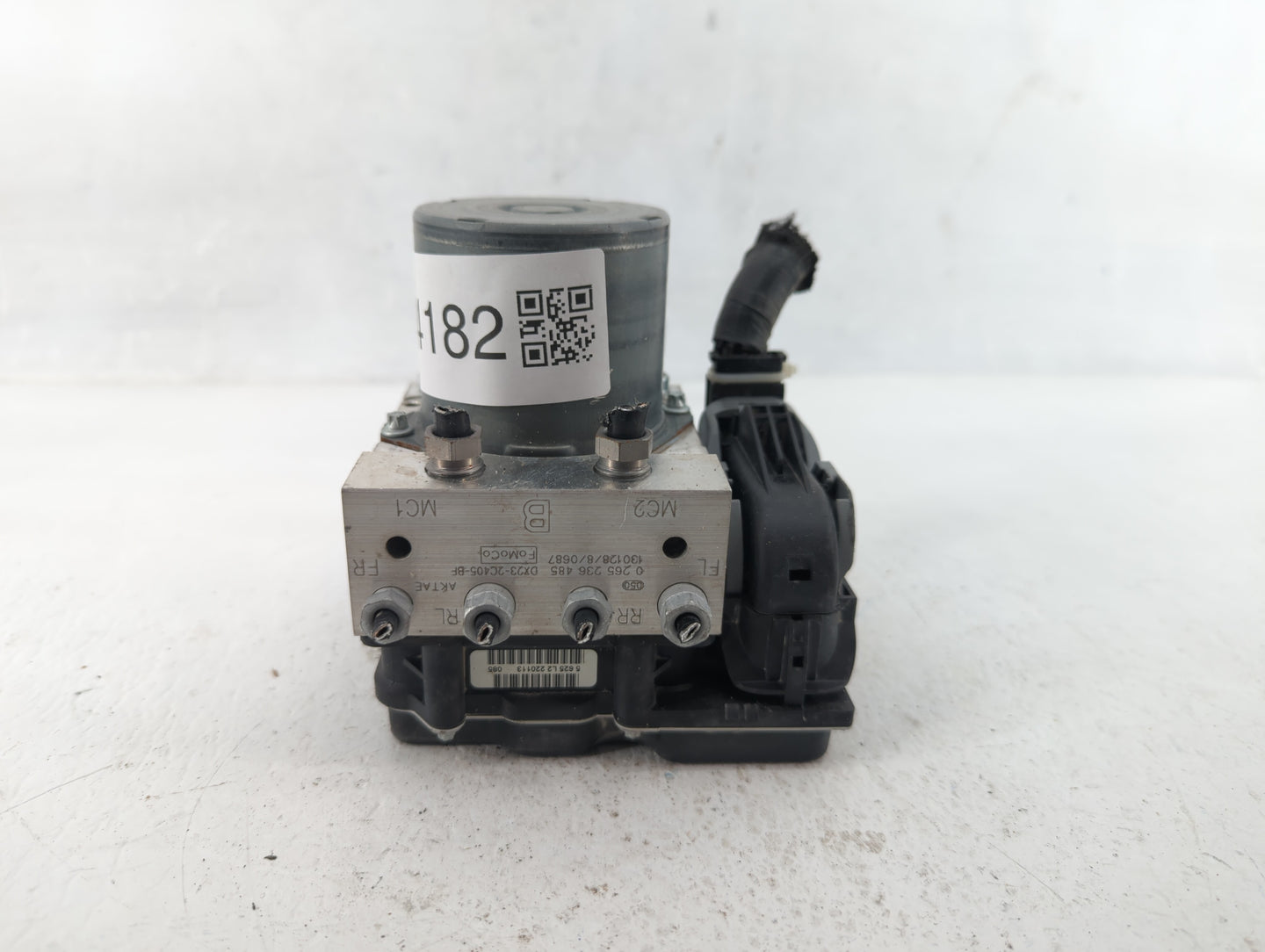 2013 Jaguar Xf ABS Pump Control Module Replacement P/N:DX23-2C405-BF Fits OEM Used Auto Parts - Oemusedautoparts1.com