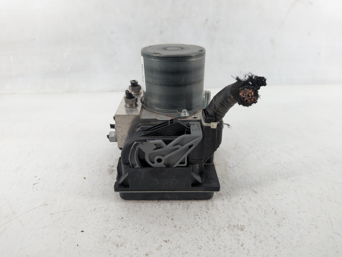 2013 Jaguar Xf Anti-Lock Brake ABS Pump Module Actuator OEM P/N:DX23-2C405-BF Fits OEM Used Auto Parts - Oemusedautoparts1.c