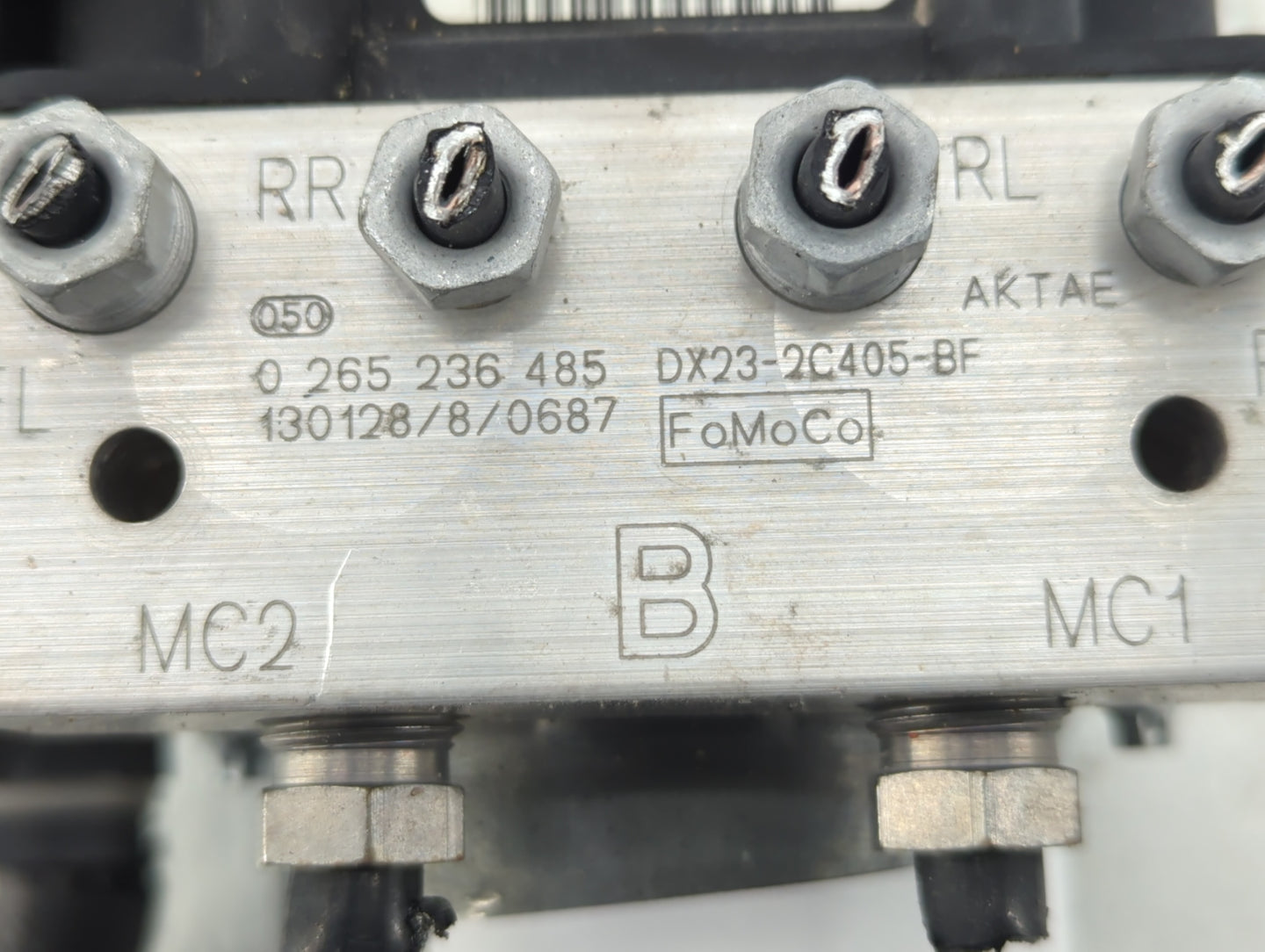 2013 Jaguar Xf ABS Pump Control Module Replacement P/N:DX23-2C405-BF Fits OEM Used Auto Parts - Oemusedautoparts1.com