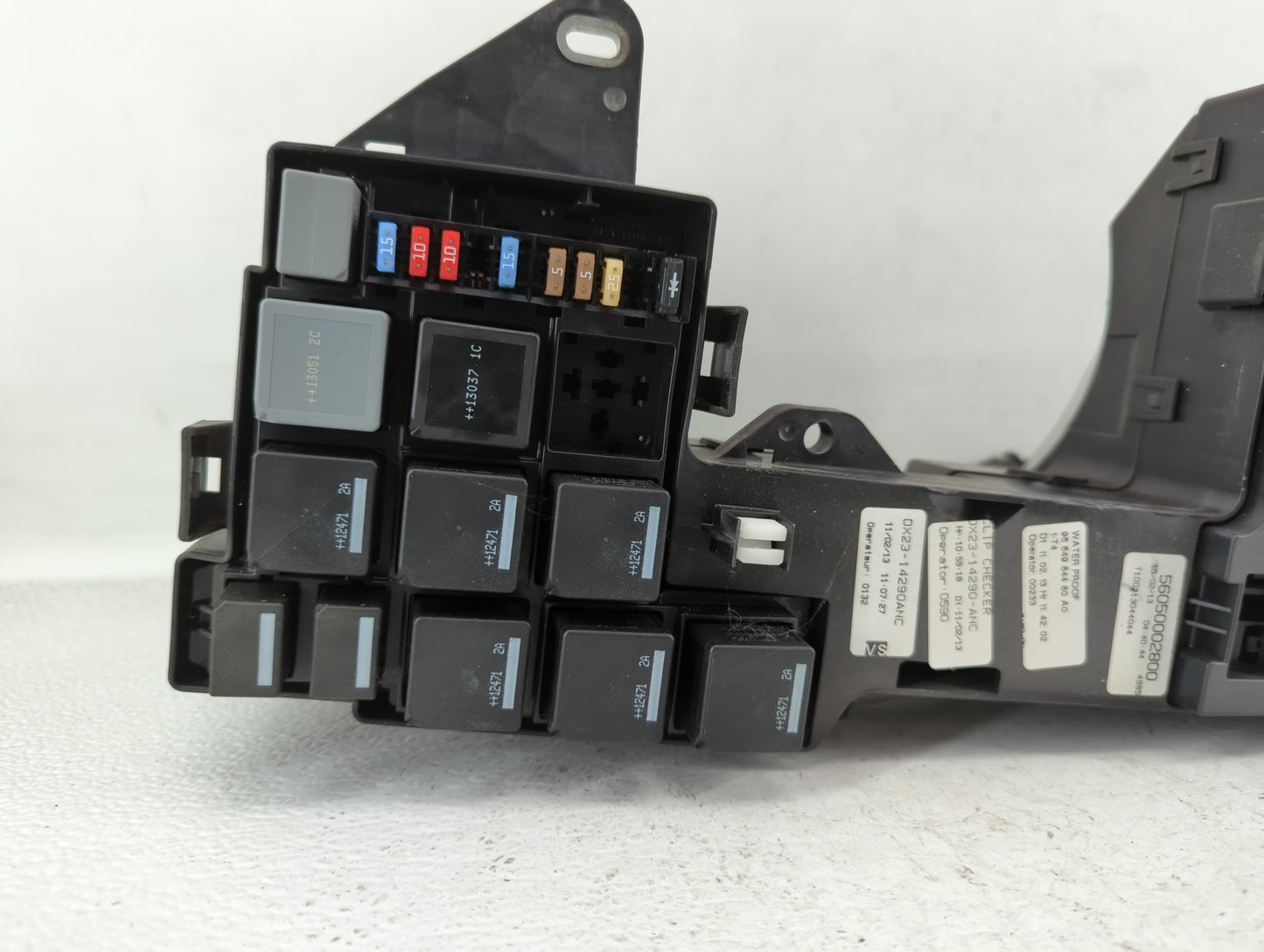 2013 Jaguar Xf Fusebox Fuse Box Panel Relay Module Fits OEM Used Auto Parts - Oemusedautoparts1.com