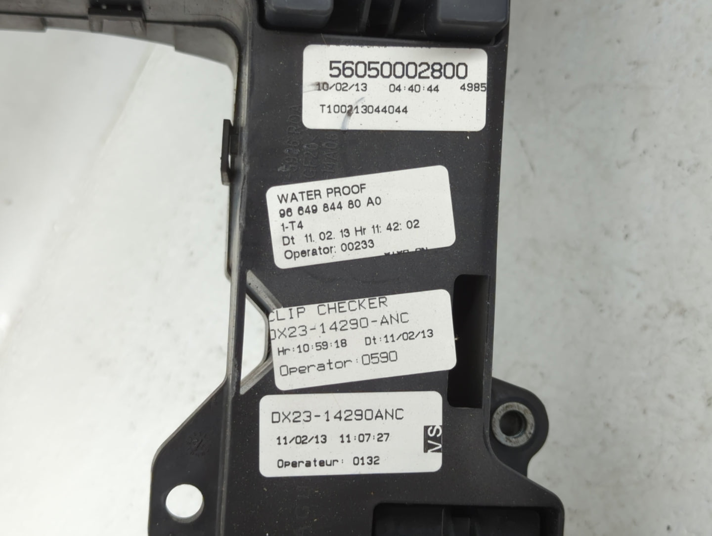 2013 Jaguar Xf Fusebox Fuse Box Panel Relay Module Fits OEM Used Auto Parts - Oemusedautoparts1.com