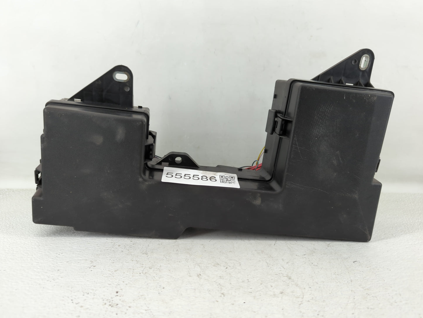 2013 Jaguar Xf Fusebox Fuse Box Panel Relay Module Fits OEM Used Auto Parts - Oemusedautoparts1.com