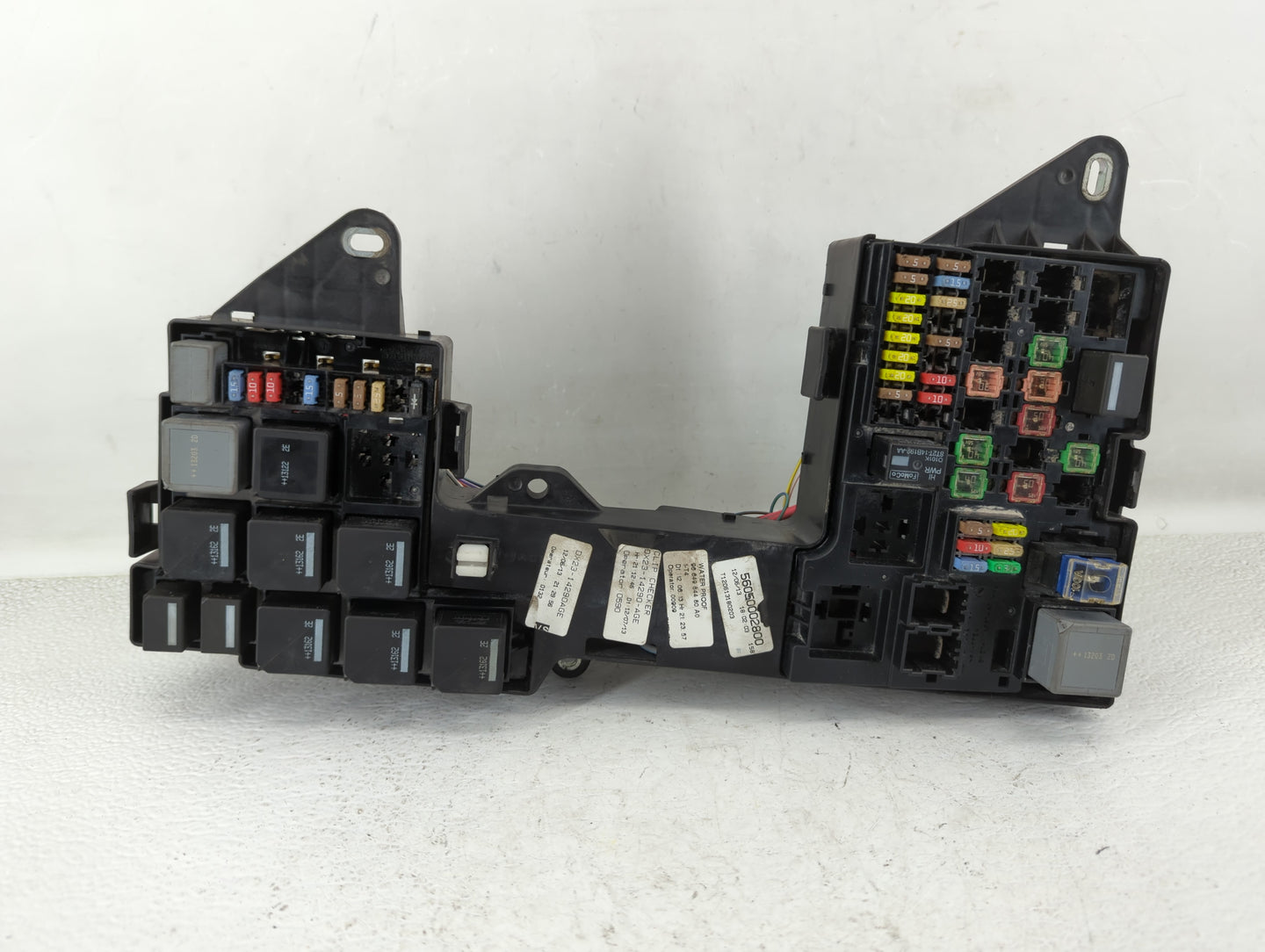 2013 Jaguar Xf Fusebox Fuse Box Panel Relay Module Fits OEM Used Auto Parts - Oemusedautoparts1.com