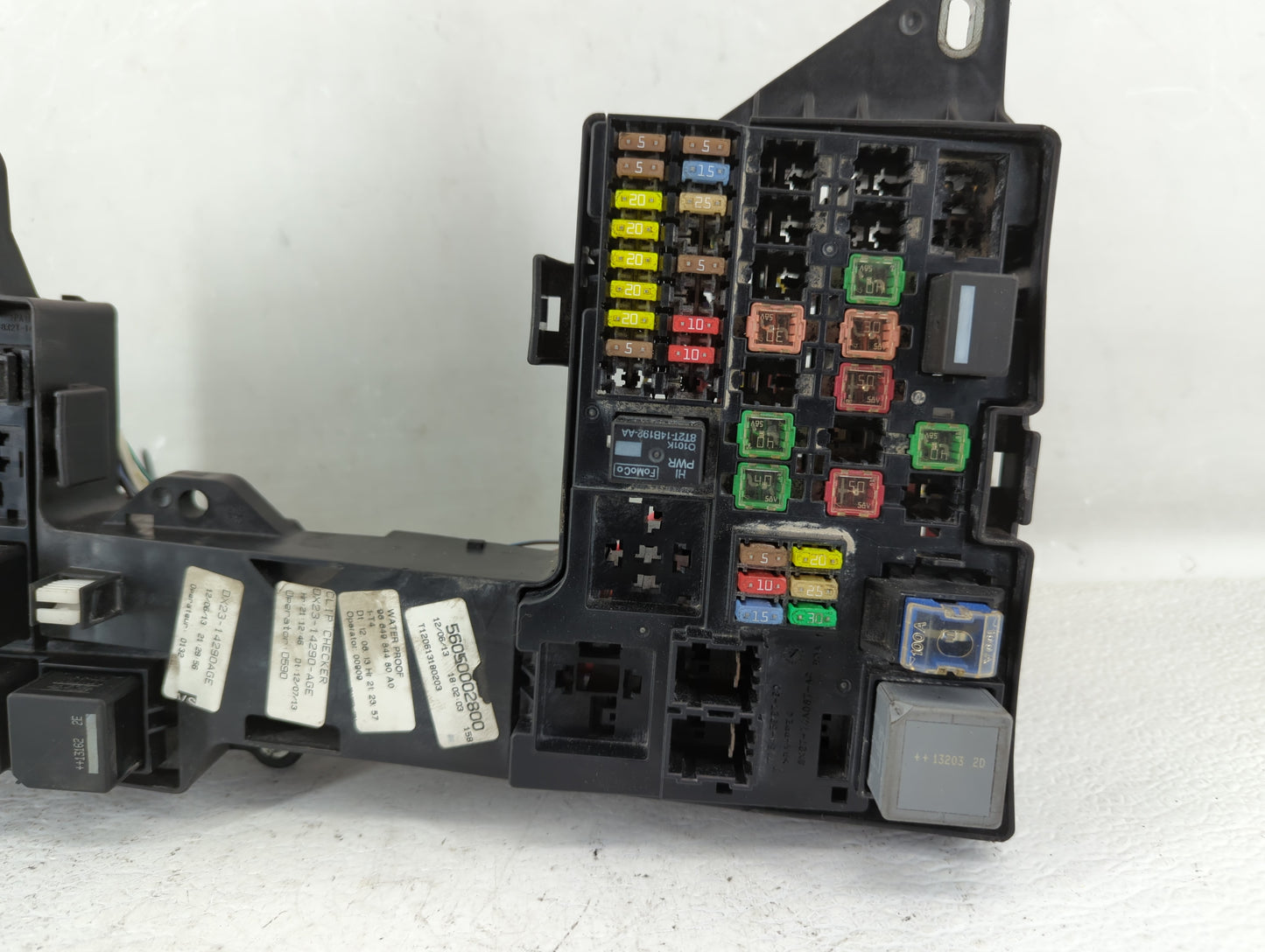 2013 Jaguar Xf Fusebox Fuse Box Panel Relay Module Fits OEM Used Auto Parts - Oemusedautoparts1.com
