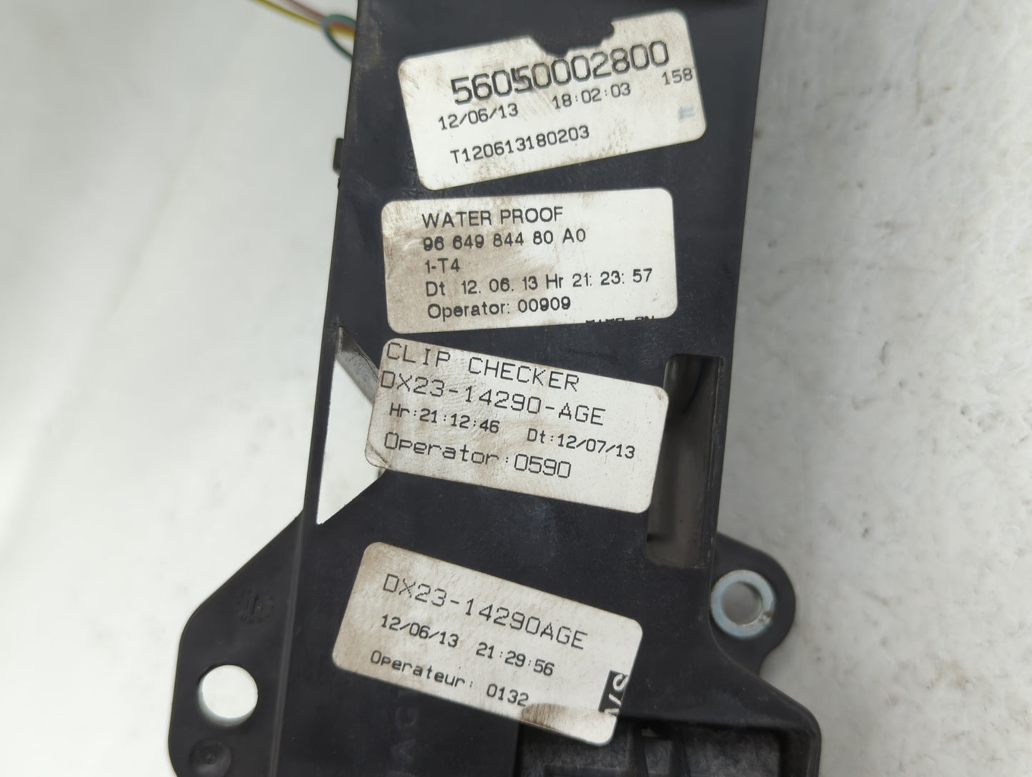 2013 Jaguar Xf Fusebox Fuse Box Panel Relay Module Fits OEM Used Auto Parts - Oemusedautoparts1.com