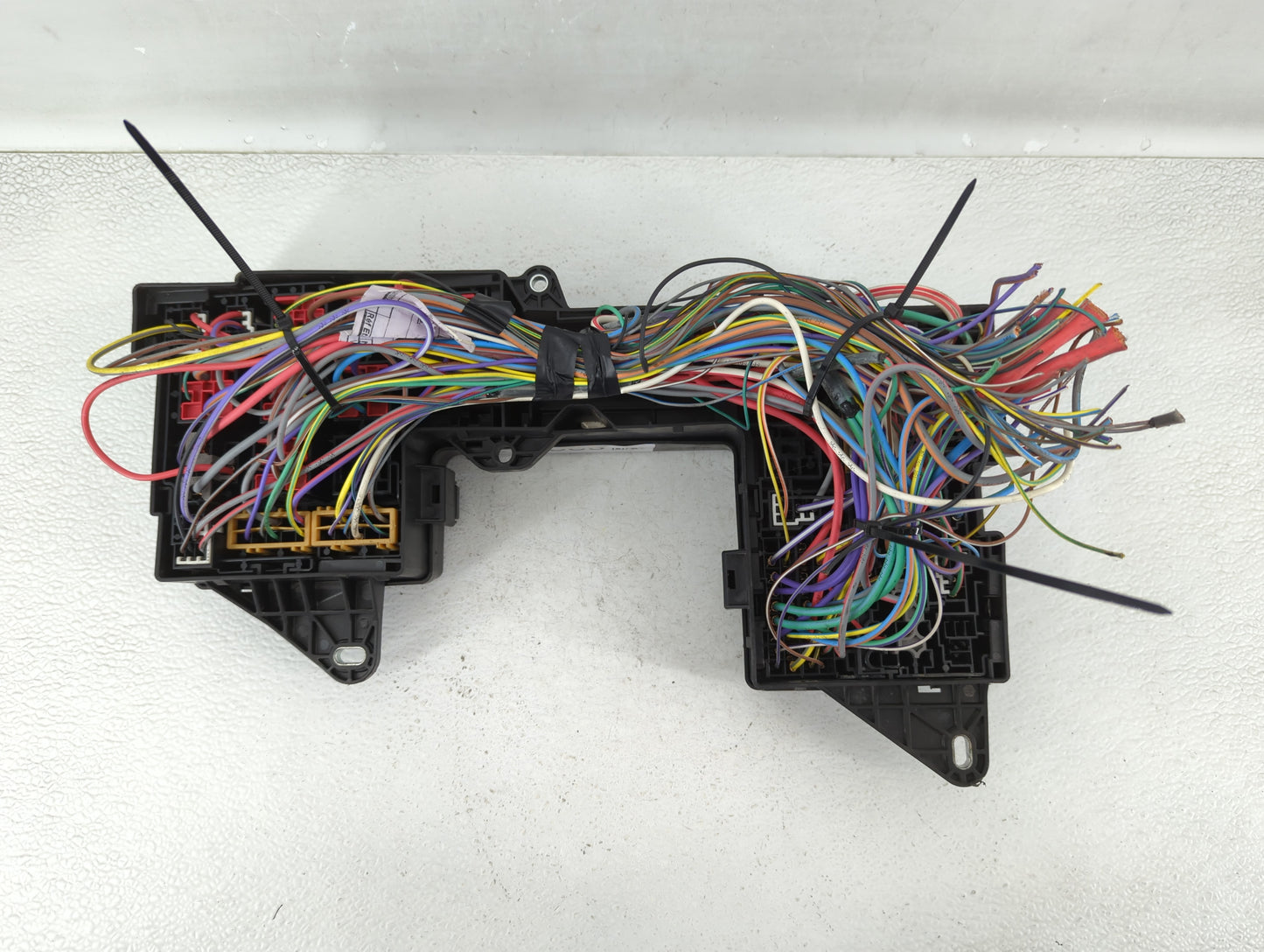 2013 Jaguar Xf Fusebox Fuse Box Panel Relay Module Fits OEM Used Auto Parts - Oemusedautoparts1.com