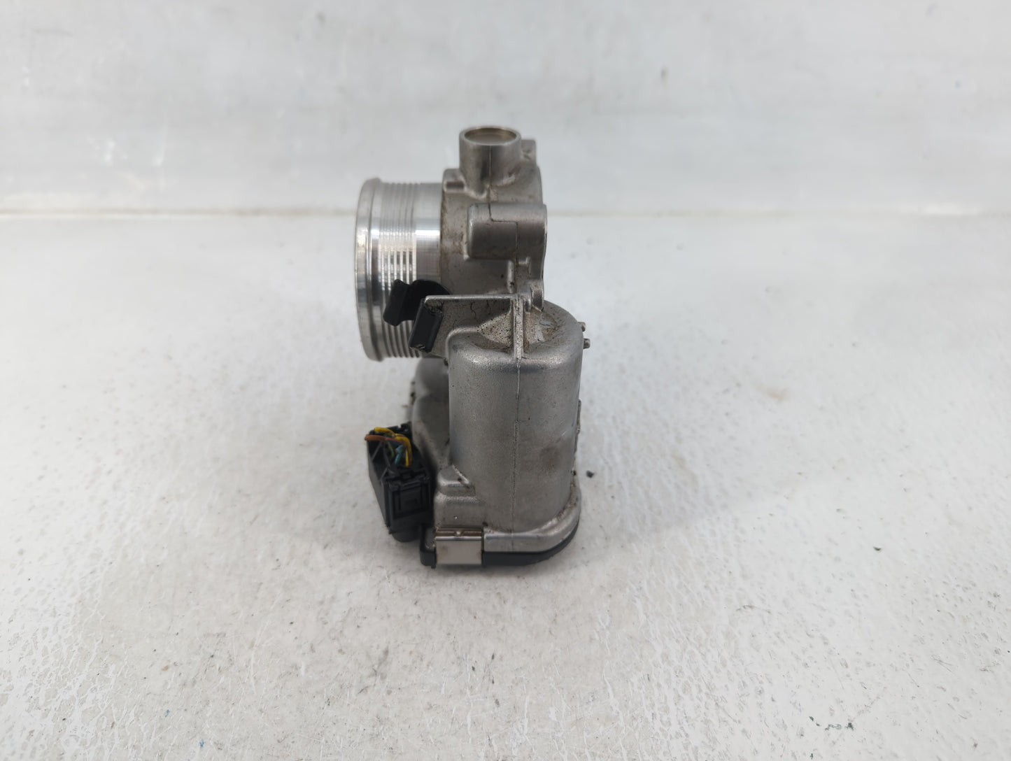 2013-2015 Jaguar Xf Throttle Body P/N:AG9E-9F991-AA Fits Fits 2013 2014 2015 2017 OEM Used Auto Parts - Oemusedautoparts1.co