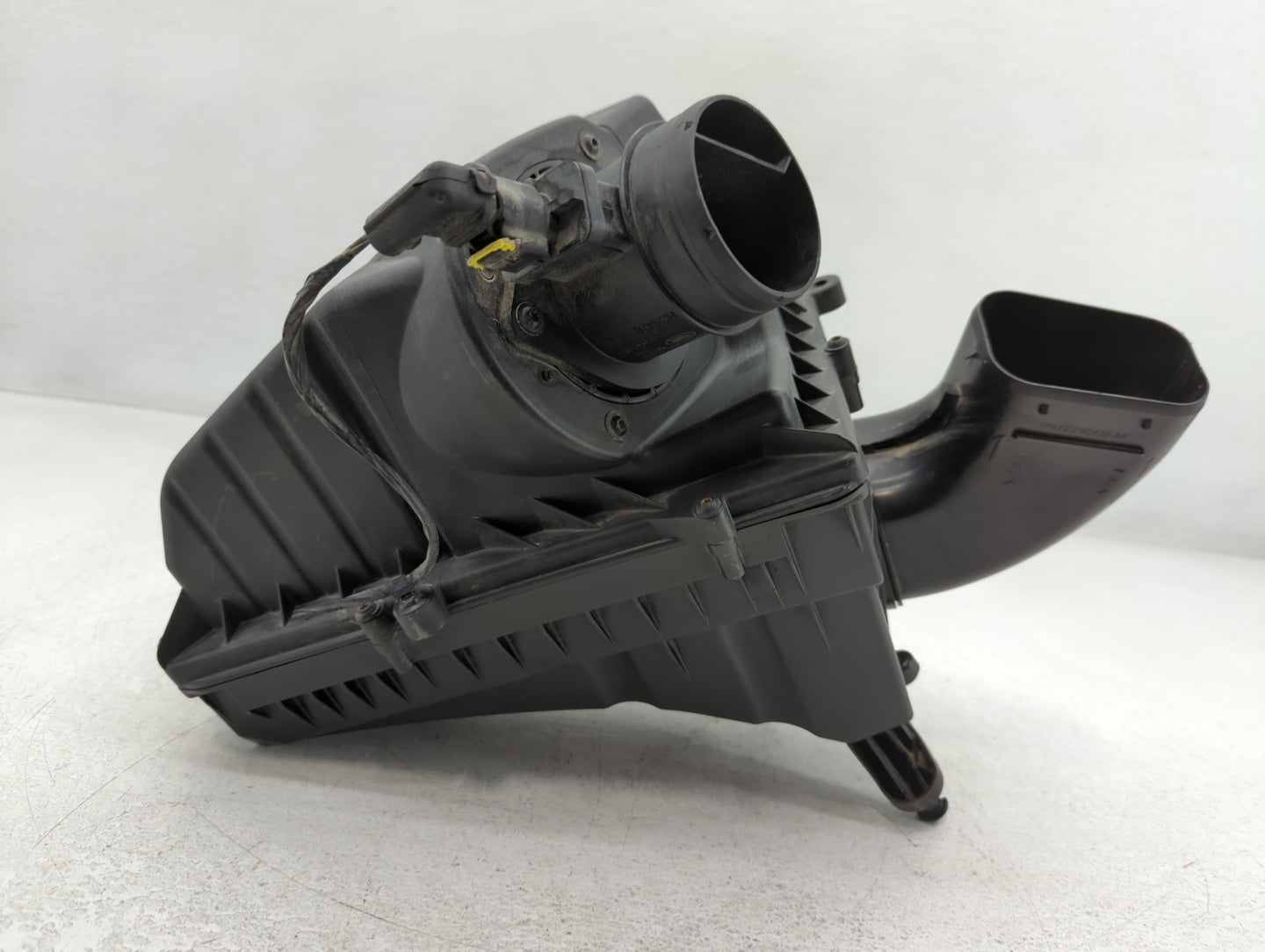 2013 Jaguar Xf Air Cleaner Intake-duct Hose Tube - Oemusedautoparts1.com