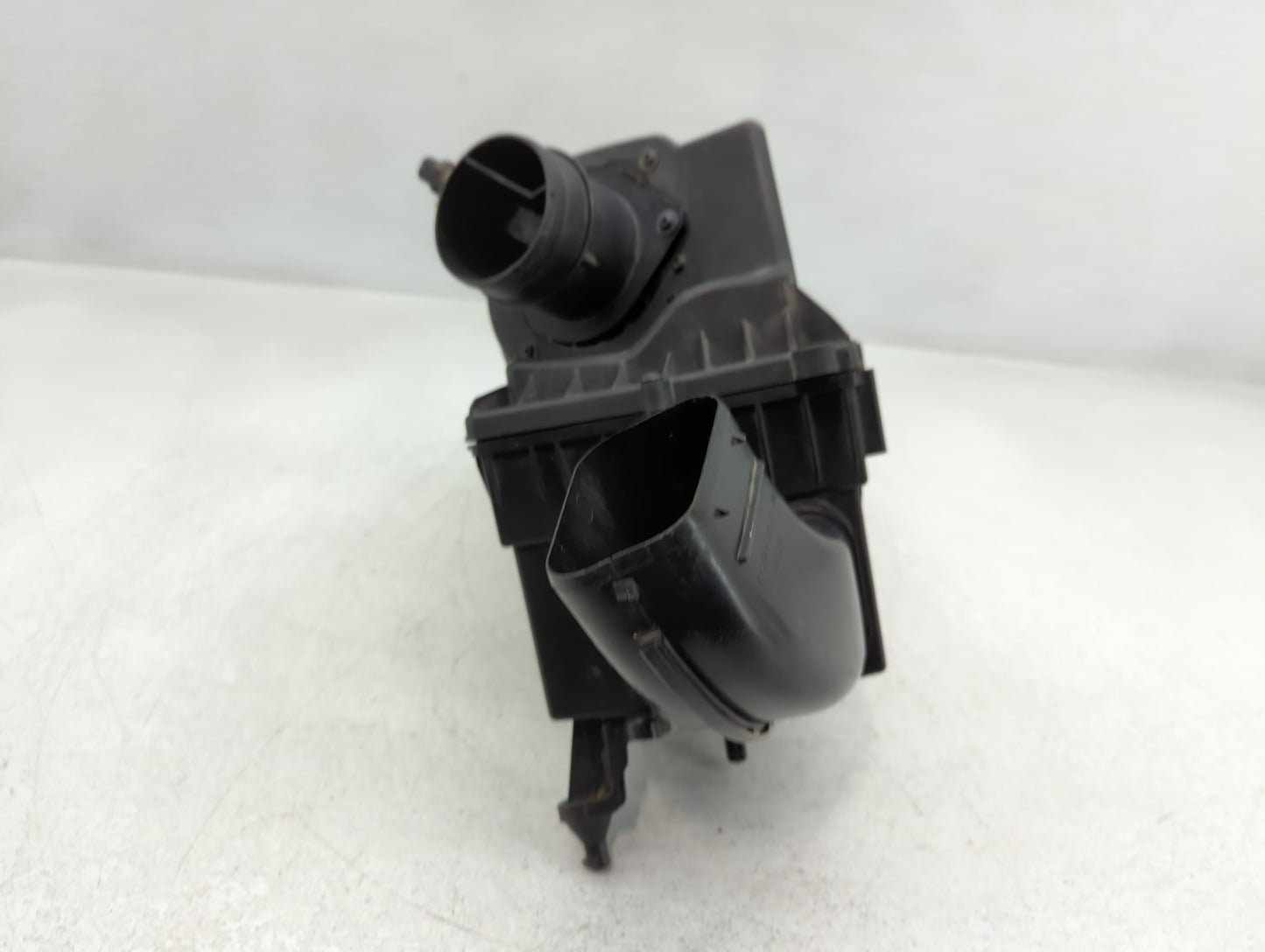 2013 Jaguar Xf Air Cleaner Intake-duct Hose Tube - Oemusedautoparts1.com