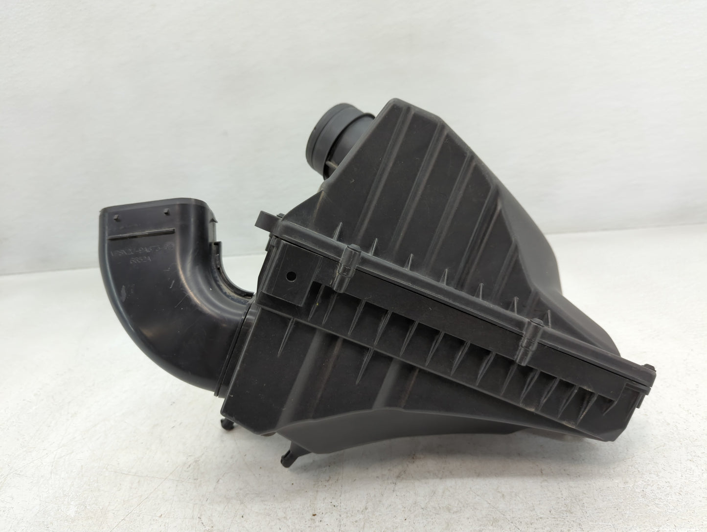 2013 Jaguar Xf Air Cleaner Intake-duct Hose Tube - Oemusedautoparts1.com