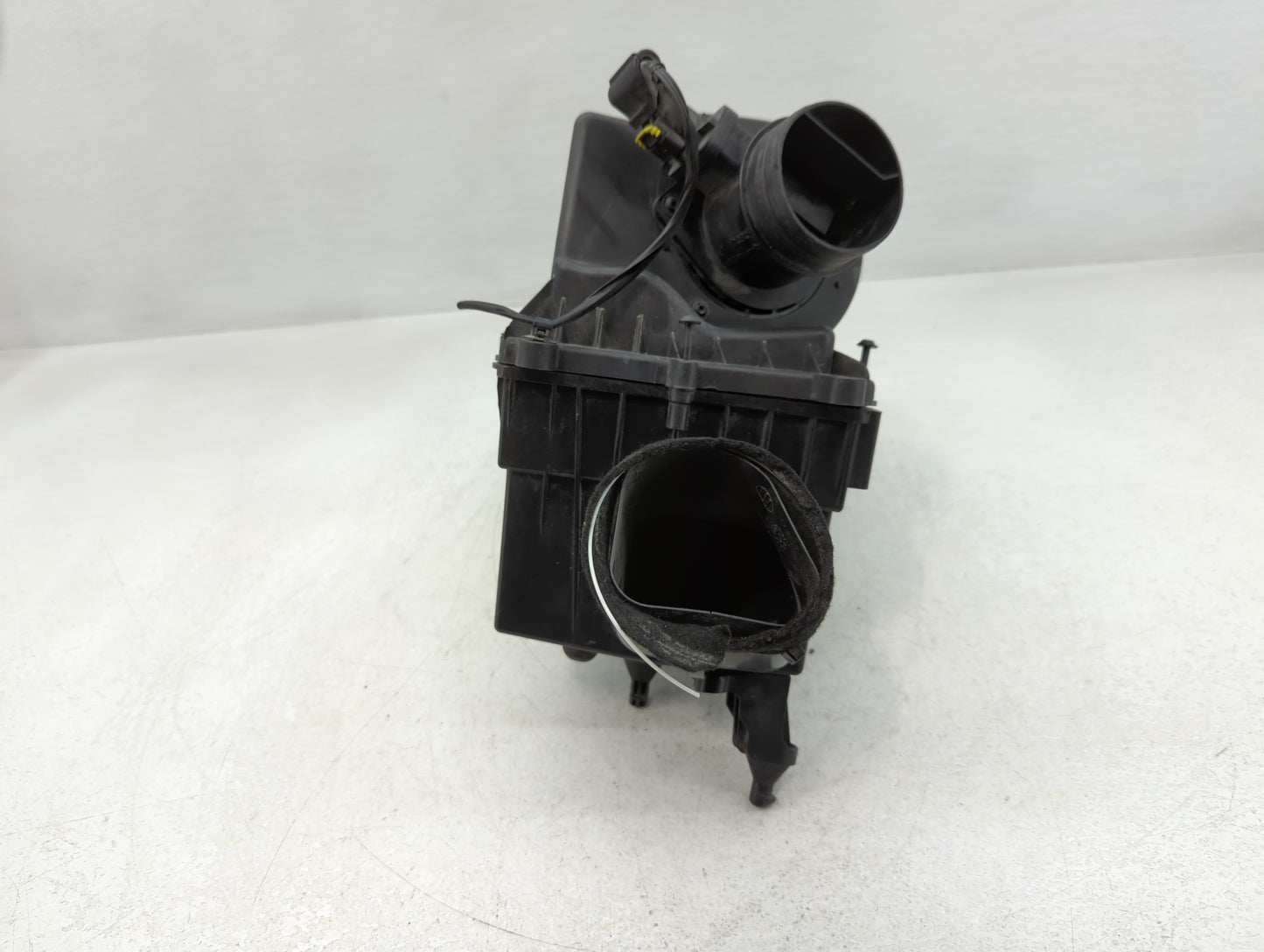2013-2014 Jaguar Xf Air Cleaner Intake-duct Hose Tube - Oemusedautoparts1.com
