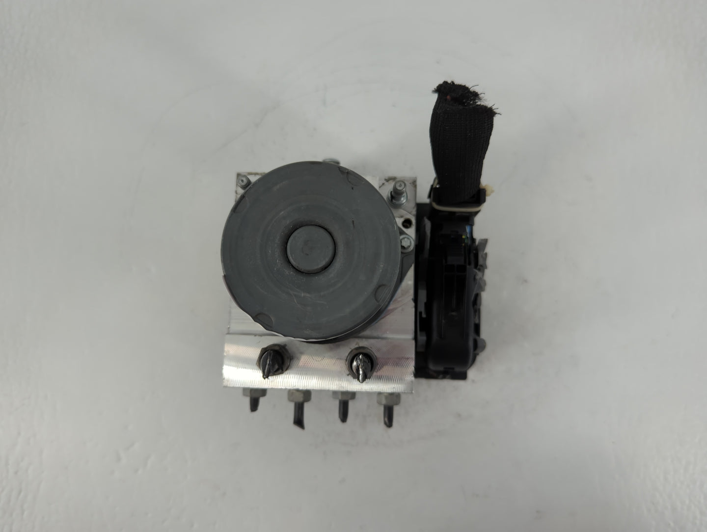 2013 Jaguar Xf ABS Pump Control Module Replacement P/N:DX23-2C405-BF 0 265 236 485 Fits OEM Used Auto Parts - Oemusedautopar