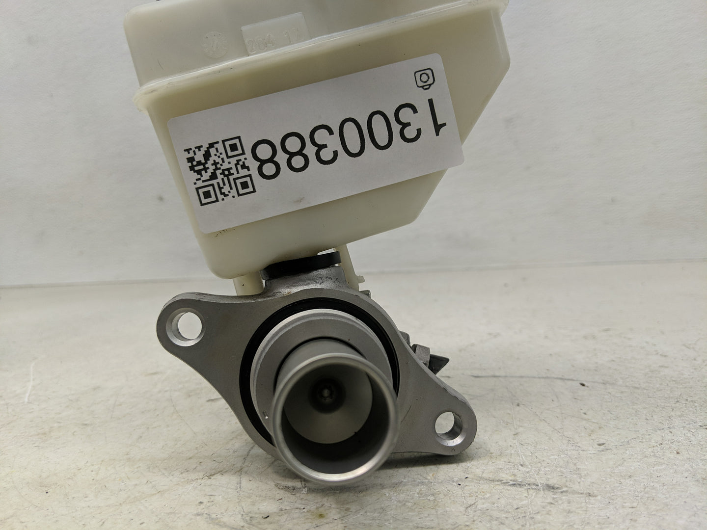 2010-2019 Jaguar Xj Brake Master Cylinder - Oemusedautoparts1.com
