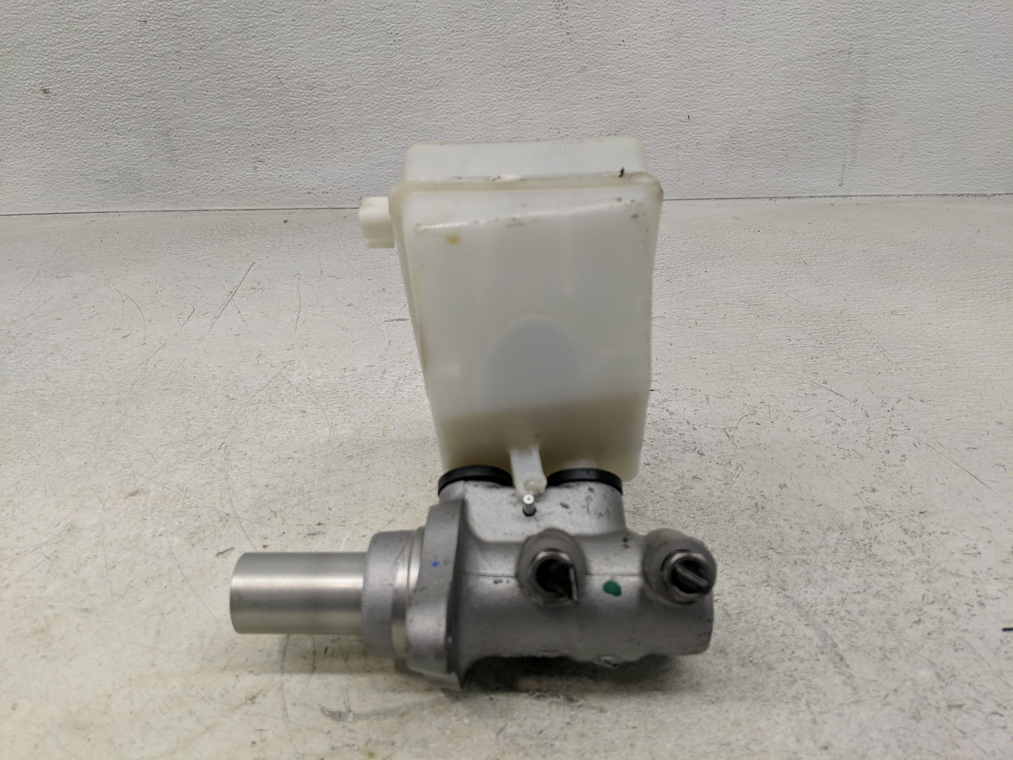 2010-2019 Jaguar Xj Brake Master Cylinder - Oemusedautoparts1.com