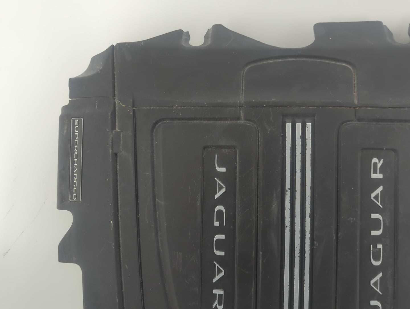 2013 Jaguar Xj Engine Cover - Oemusedautoparts1.com