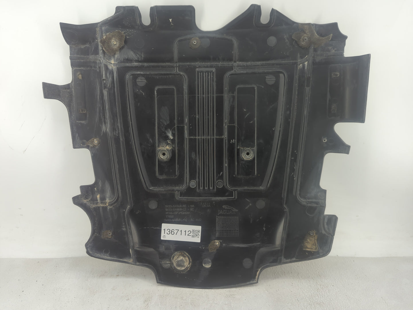 2013 Jaguar Xj Engine Cover - Oemusedautoparts1.com