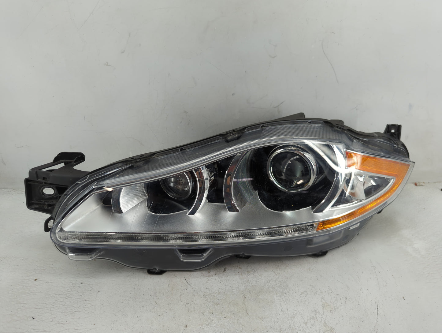 2010-2015 Jaguar Xj Driver Left Oem Head Light Headlight Lamp - Oemusedautoparts1.com