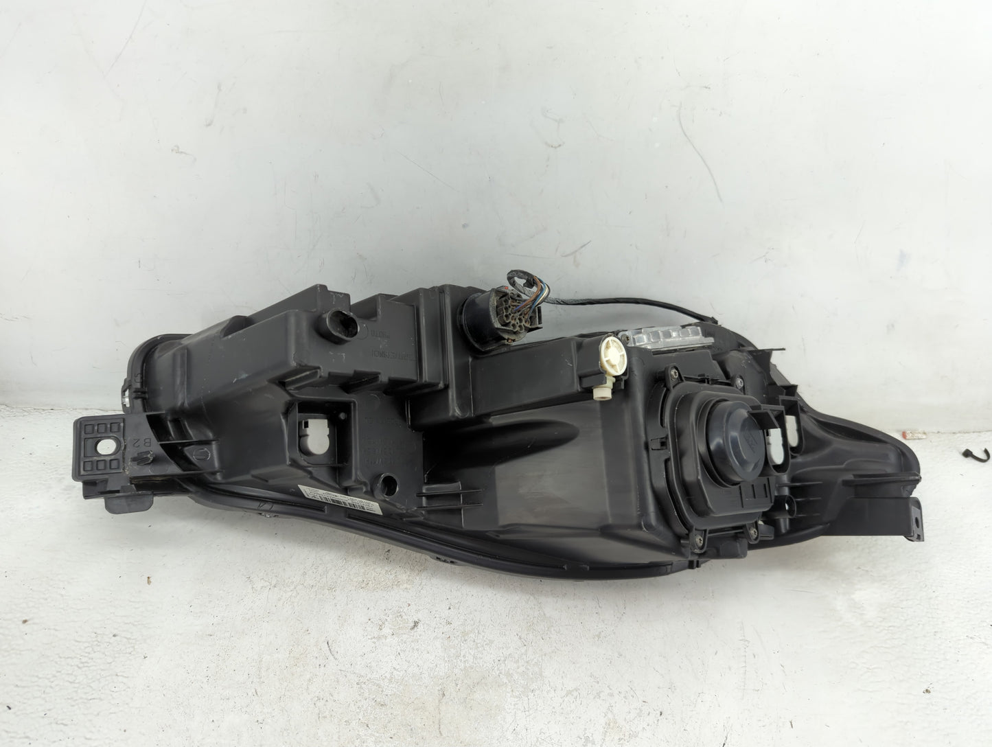 2010-2015 Jaguar Xj Driver Left Oem Head Light Headlight Lamp - Oemusedautoparts1.com