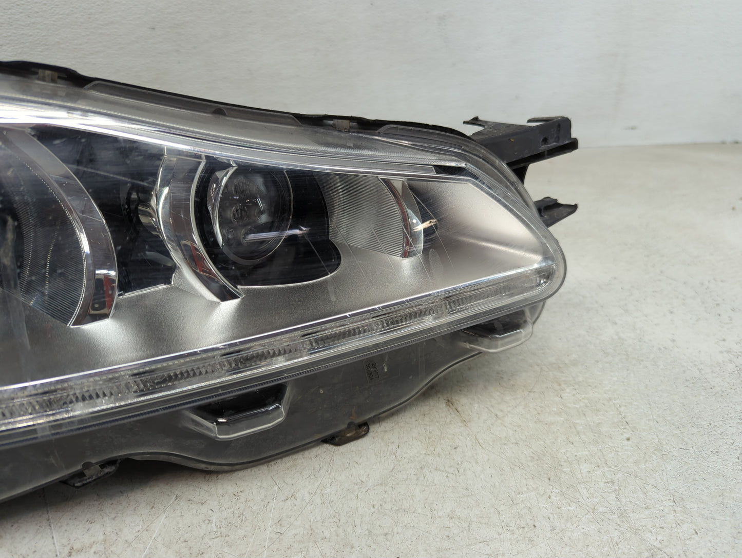 2010-2015 Jaguar Xj Passenger Right Oem Head Light Headlight Lamp - Oemusedautoparts1.com