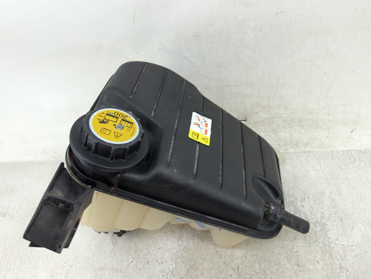 2010-2019 Jaguar Xj Radiator Coolant Overflow Expansion Tank Bottle 1409895 - Oemusedautoparts1.com