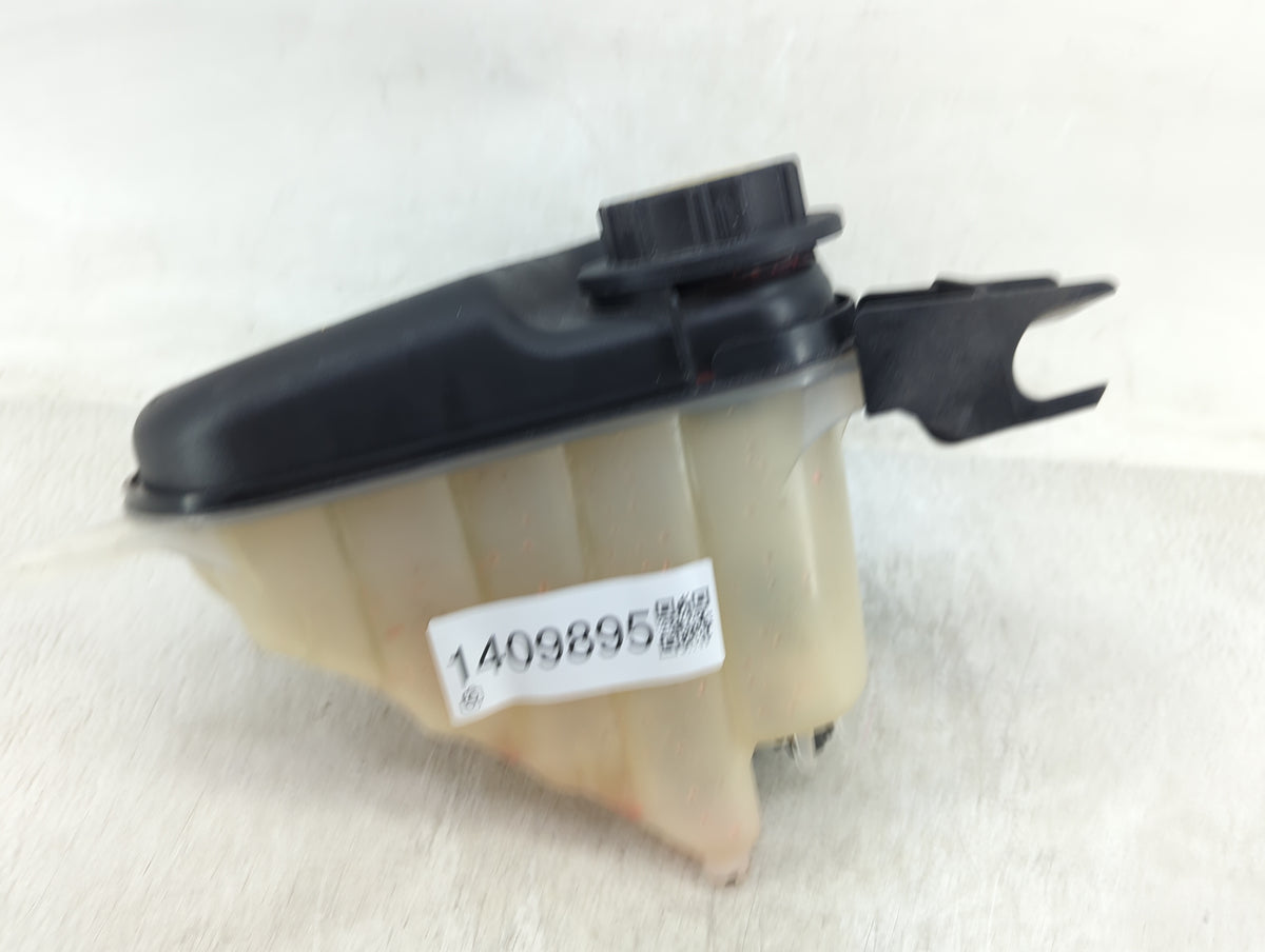 2010-2019 Jaguar Xj Radiator Coolant Overflow Expansion Tank Bottle 1409895 - Oemusedautoparts1.com
