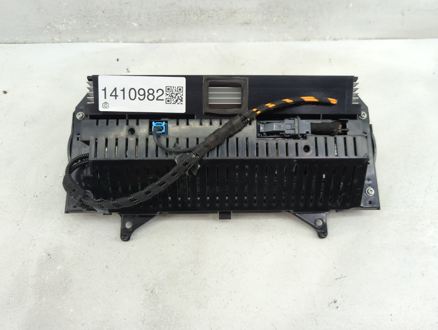 2010-2013 Jaguar Xj Instrument Cluster Speedometer Gauges P/N:DW93-10849-AB Fits Fits 2010 2011 2012 2013 OEM Used Auto Part