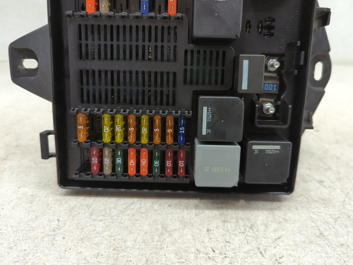 2010-2015 Jaguar Xj Fusebox Fuse Box Panel Relay Module P/N:501N11F00 Fits Fits 2010 2011 2012 2013 2014 2015 OEM Used Auto 