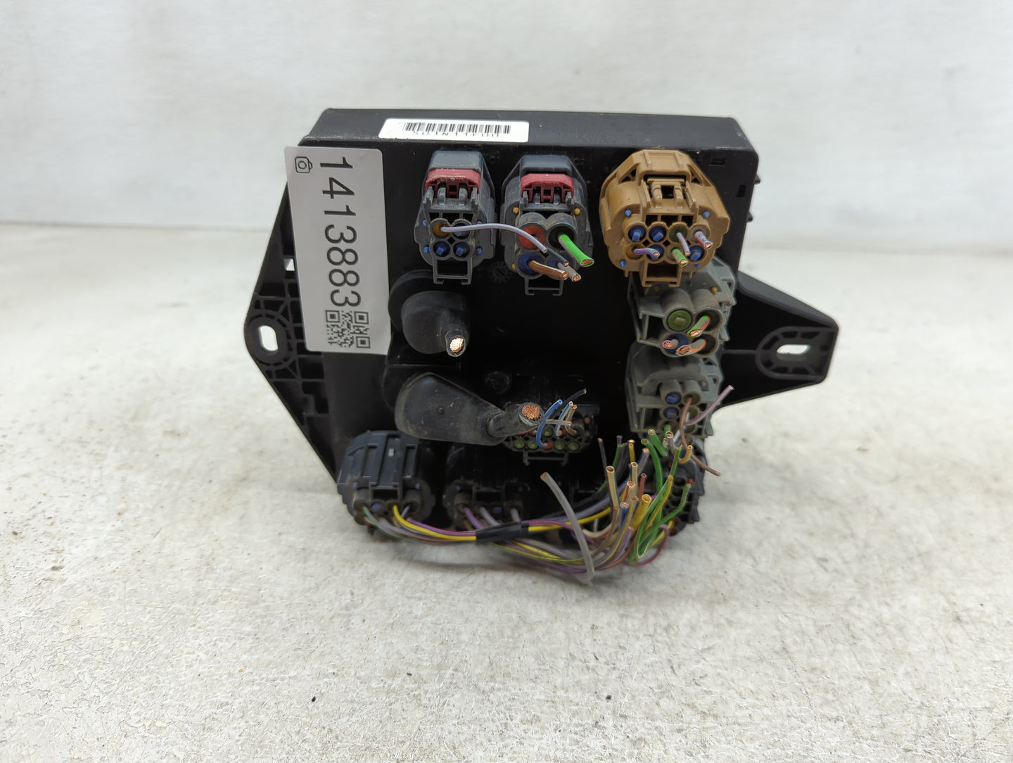 2010-2015 Jaguar Xj Fusebox Fuse Box Panel Relay Module P/N:501N11F00 Fits Fits 2010 2011 2012 2013 2014 2015 OEM Used Auto 