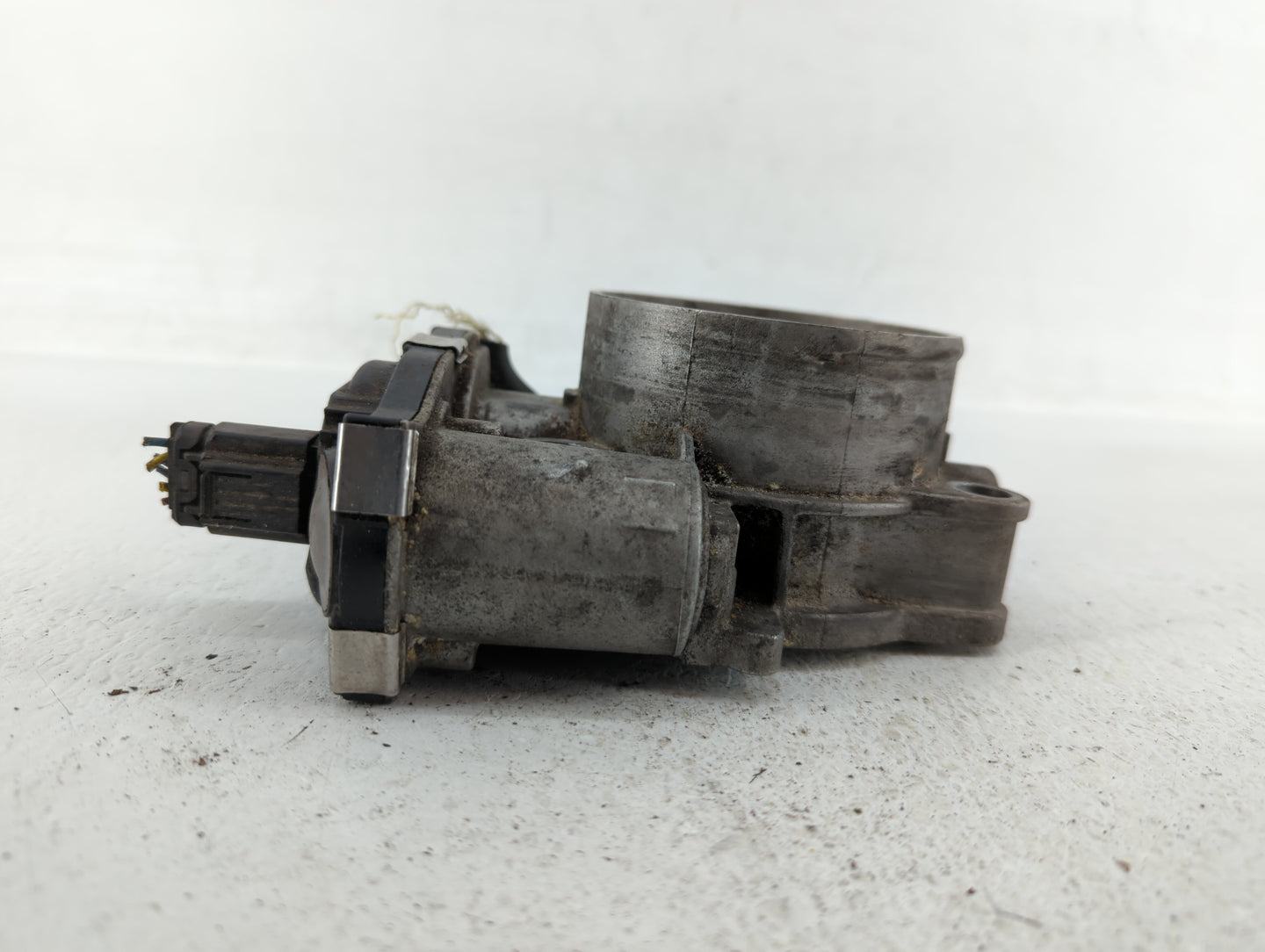 2013-2019 Jaguar Xj Throttle Body P/N:DX23-9F991-AB Fits Fits 2013 2014 2015 2016 2017 2018 2019 2020 OEM Used Auto Parts - 