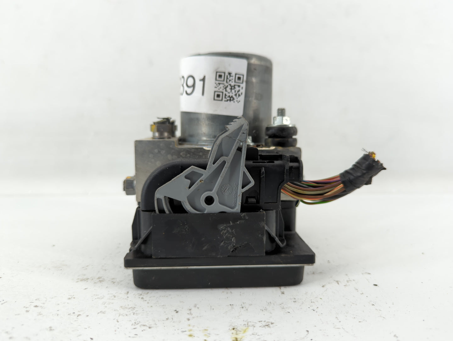 2013-2015 Jaguar Xj ABS Pump Control Module Replacement P/N:DW93-2C405-BF Fits Fits 2013 2014 2015 OEM Used Auto Parts - Oem