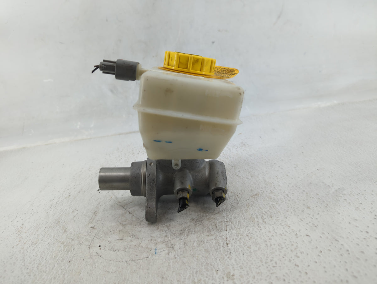 2010-2019 Jaguar Xj Brake Master Cylinder 607493 - Oemusedautoparts1.com