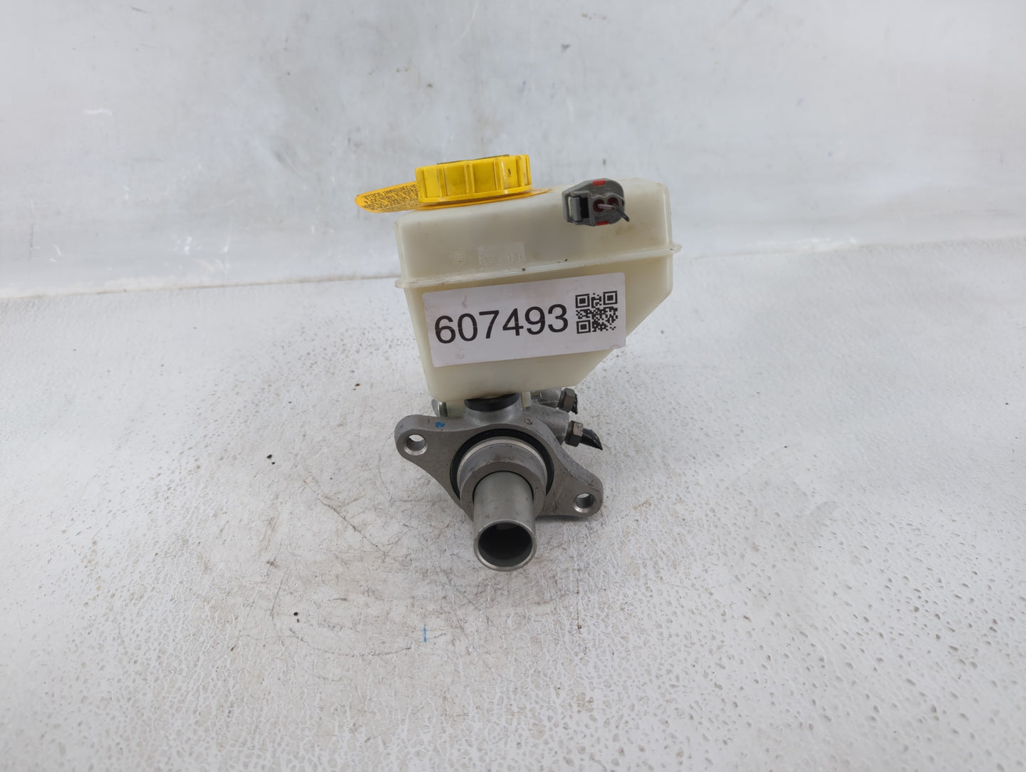 2010-2019 Jaguar Xj Brake Master Cylinder 607493 - Oemusedautoparts1.com