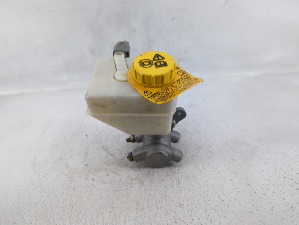 2010-2019 Jaguar Xj Brake Master Cylinder 607493 - Oemusedautoparts1.com