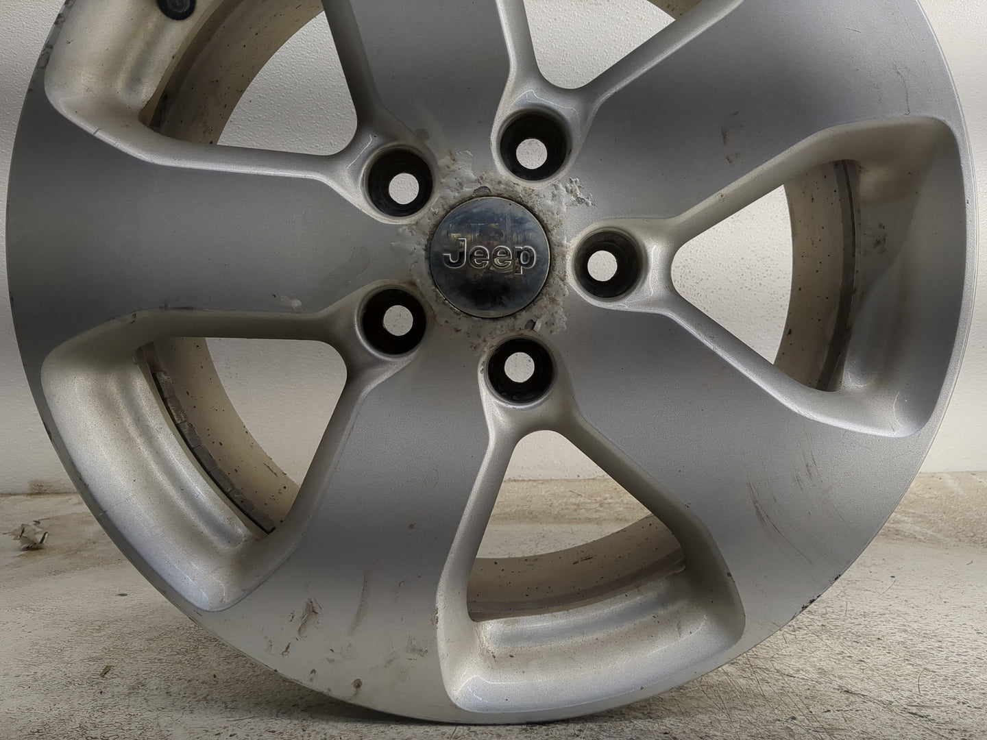 Jeep Cherokee Oem Wheel Rim 1229188 - Oemusedautoparts1.com