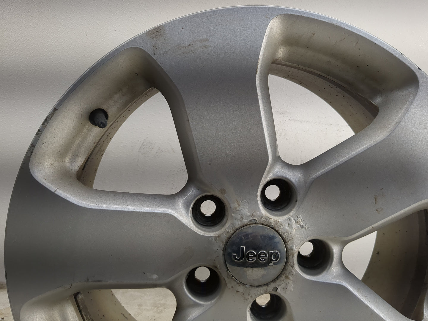 Jeep Cherokee Oem Wheel Rim 1229188 - Oemusedautoparts1.com