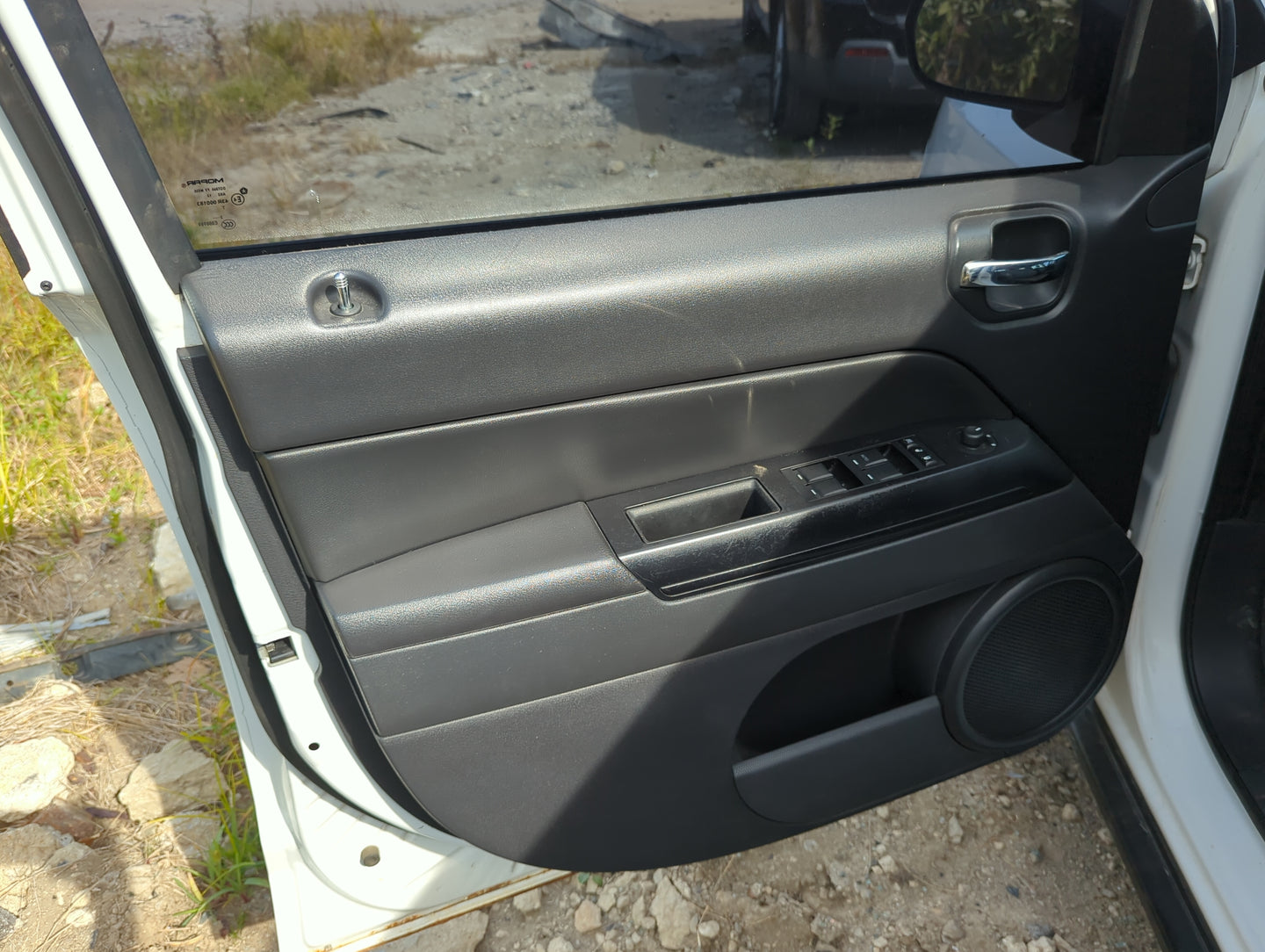 2013 Jeep Compass Front Left Driver Interior Door Panel Trim - Oemusedautoparts1.com