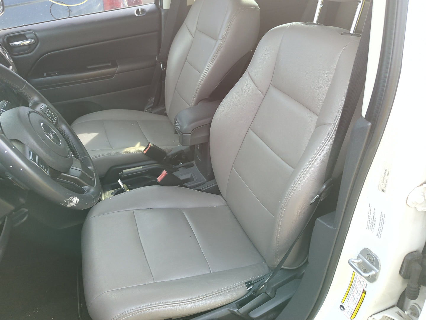 2009-2014 Jeep Compass Driver Front Seat Oem - Oemusedautoparts1.com