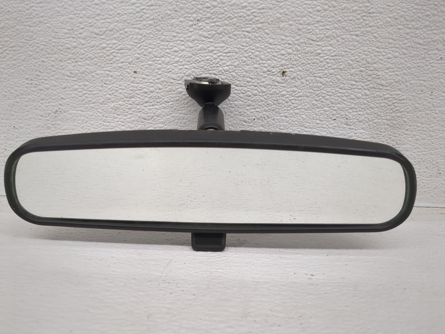 2013 Jeep Compass Interior Rear View Mirror Replacement OEM P/N:E8011681 Fits OEM Used Auto Parts - Oemusedautoparts1.com