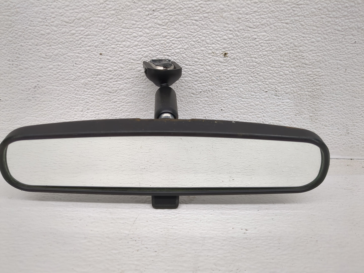 2013 Jeep Compass Interior Rear View Mirror Replacement OEM P/N:E8011681 Fits OEM Used Auto Parts - Oemusedautoparts1.com