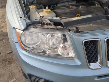 2011-2014 Jeep Compass Passenger Right Oem Head Light Headlight Lamp - Oemusedautoparts1.com