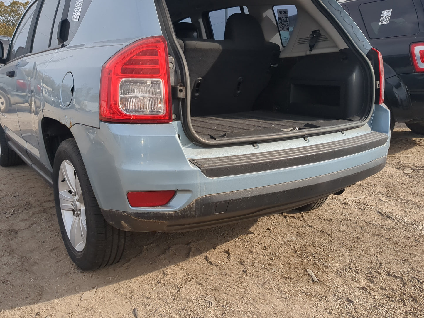 2013 Jeep Compass Rear Bumper Assembly Oem - Oemusedautoparts1.com