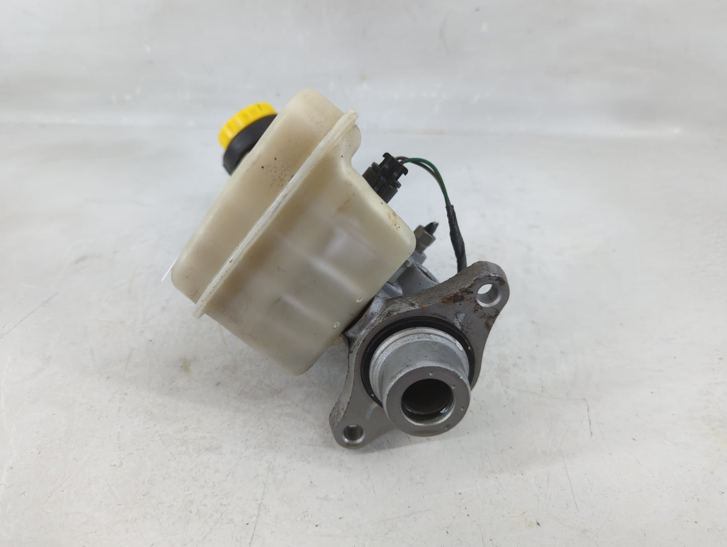 Jeep Compass Brake Master Cylinder 1206996 - Oemusedautoparts1.com