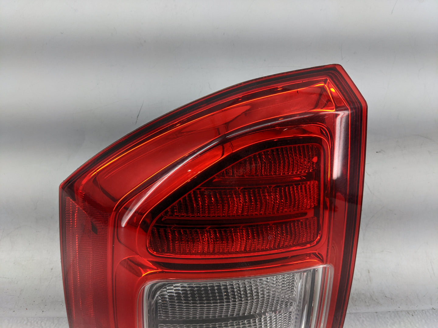 2011-2013 Jeep Compass Tail Light Assembly Driver Left OEM P/N:05182543 05182545 Fits Fits 2011 2012 2013 OEM Used Auto Part