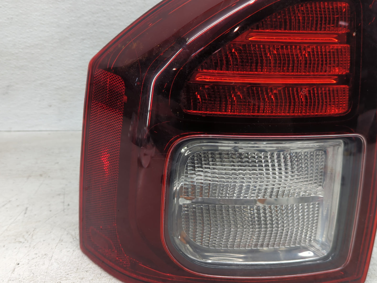 2011-2013 Jeep Compass Tail Light Assembly Driver Left OEM P/N:05182543 Fits Fits 2011 2012 2013 OEM Used Auto Parts - Oemus