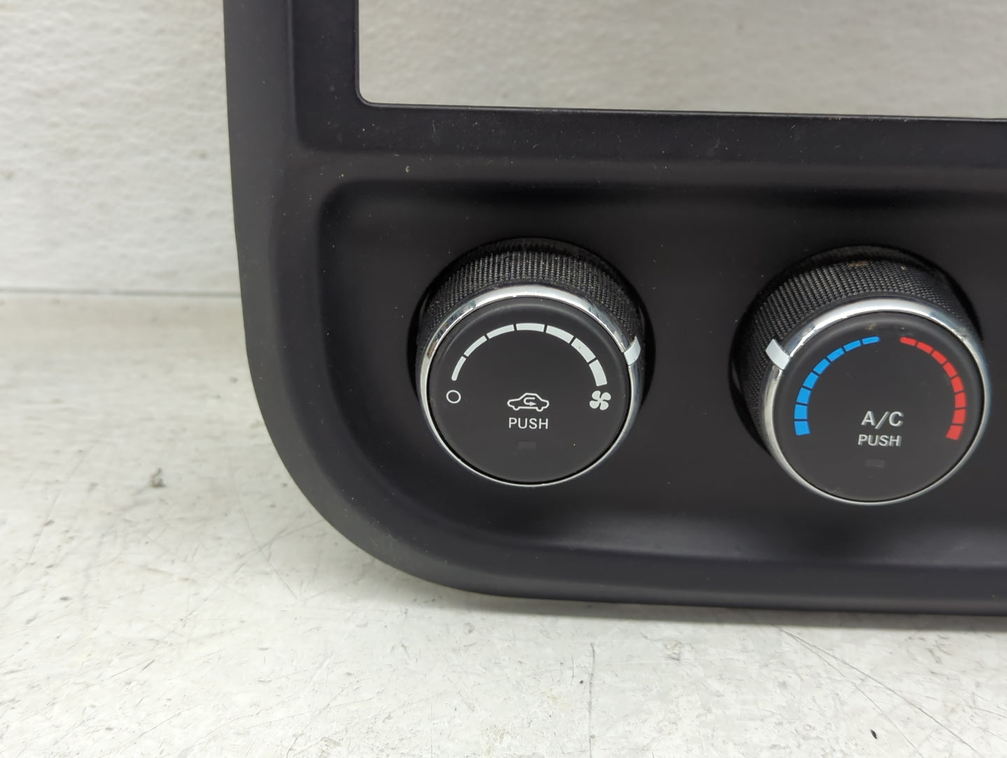 2013 Jeep Compass Climate Control Module Temperature AC/Heater Replacement P/N:P55111278AF P55111278AD Fits OEM Used Auto Pa