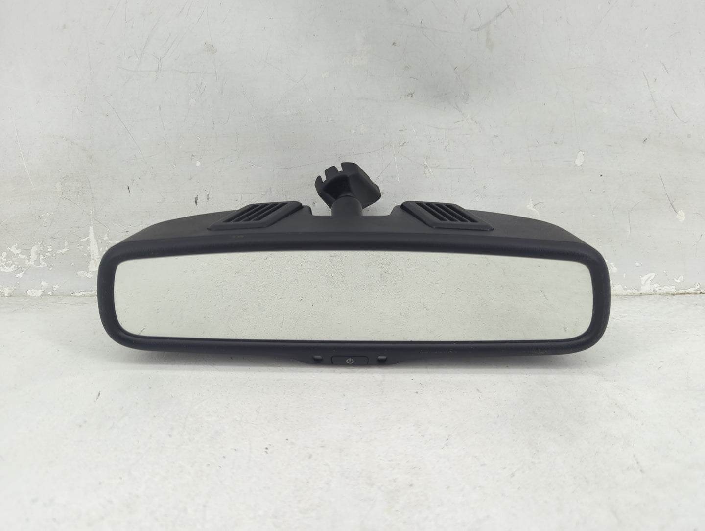 2013 Jeep Compass Interior Rear View Mirror Replacement OEM P/N:026130 GNTX-603 Fits OEM Used Auto Parts - Oemusedautoparts1