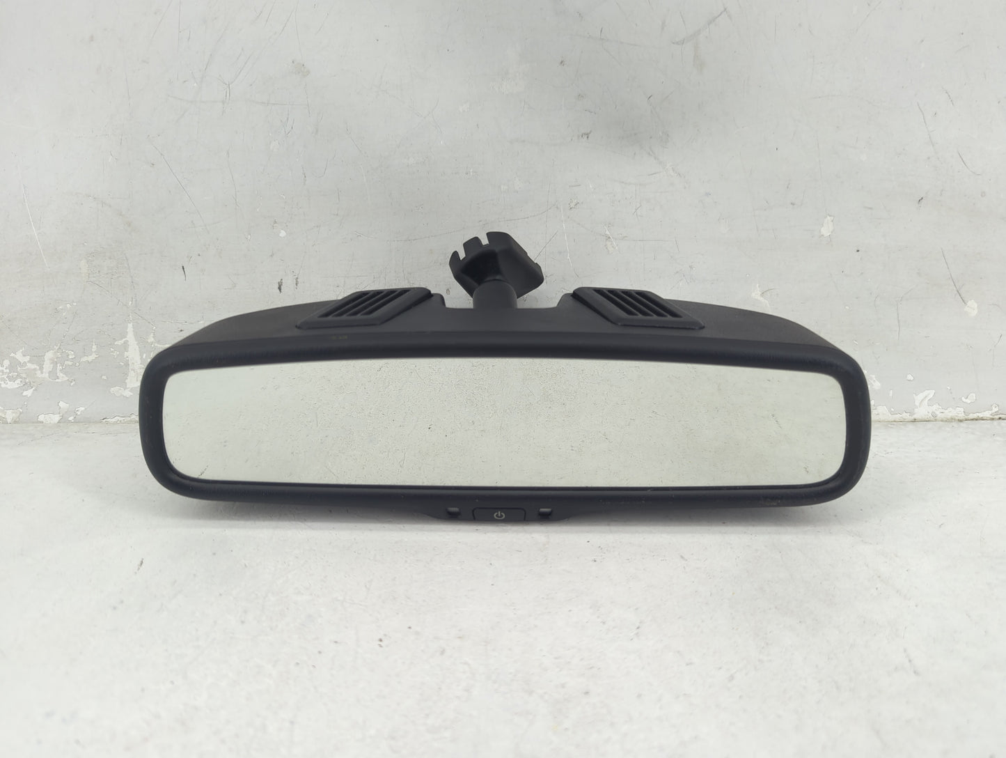 2013 Jeep Compass Interior Rear View Mirror Replacement OEM P/N:026130 GNTX-603 Fits OEM Used Auto Parts - Oemusedautoparts1