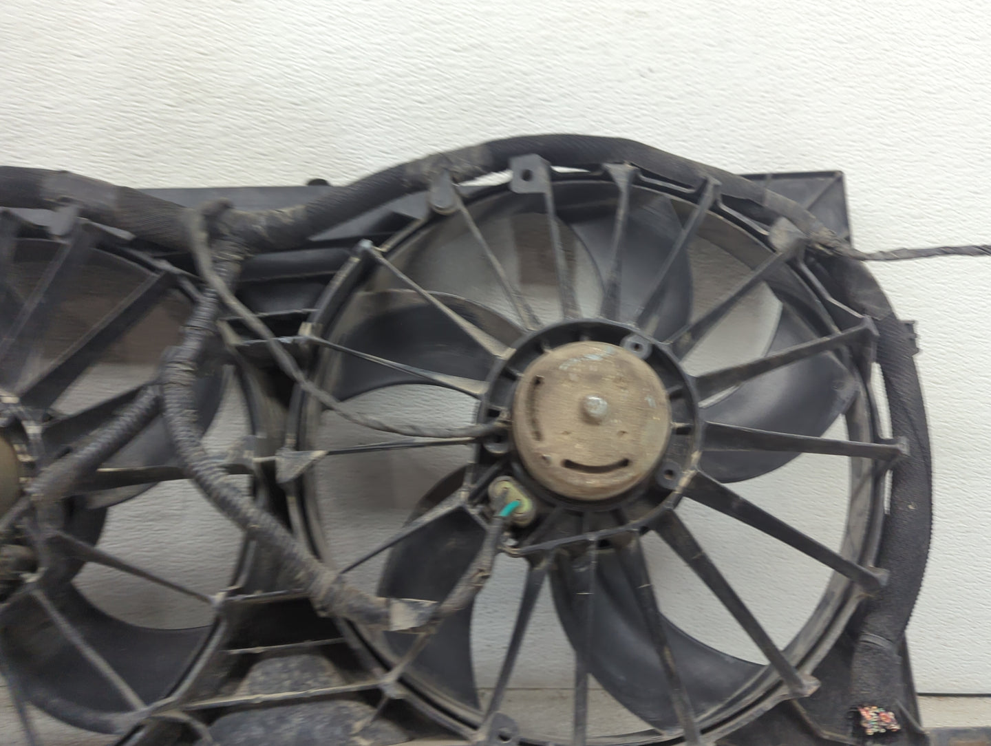 2007-2017 Jeep Compass Electric Radiator Cooling Fan Motor Assembly P/N:1115 107VE 83403 3192/1619 Fits OEM Used Auto Parts 