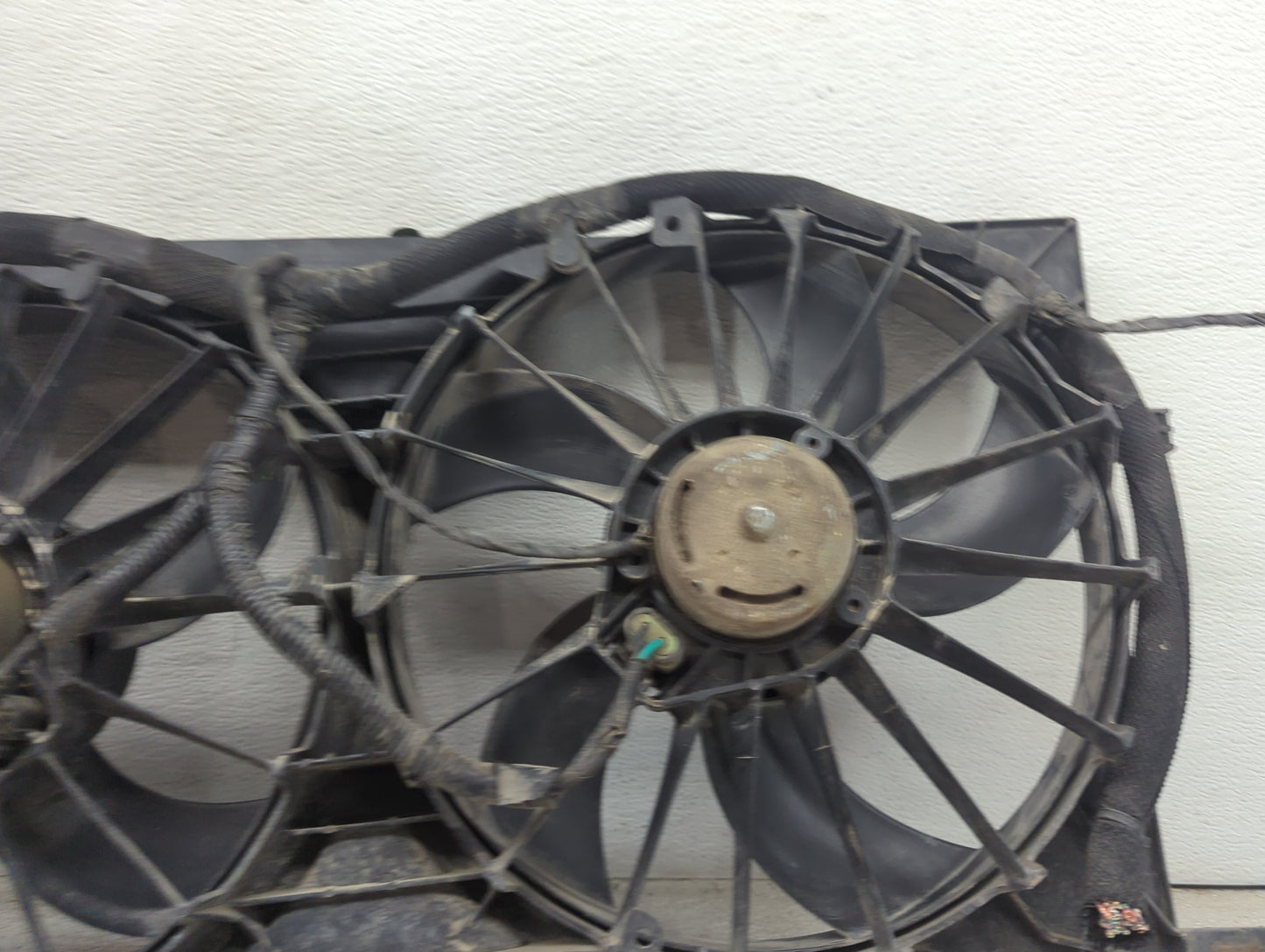 2007-2017 Jeep Compass Electric Radiator Cooling Fan Motor Assembly P/N:1115 107VE 83403 3192/1619 Fits OEM Used Auto Parts 